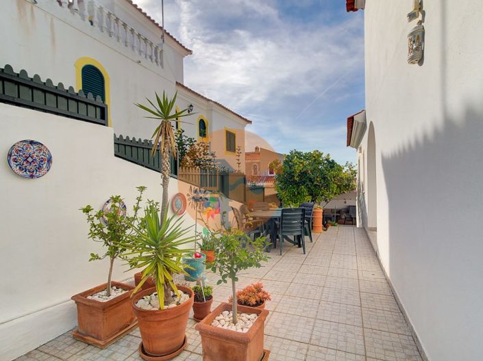 Image No.13-4 Bed House for sale