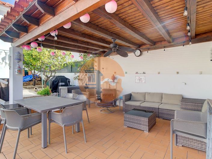 Image No.18-4 Bed House for sale