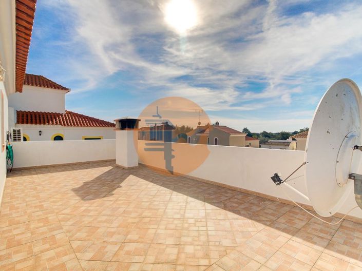 Image No.44-4 Bed House for sale