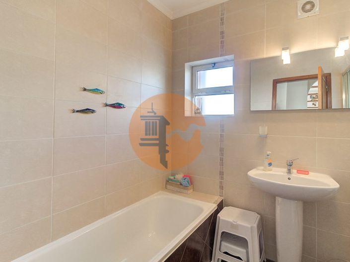 Image No.50-4 Bed House for sale