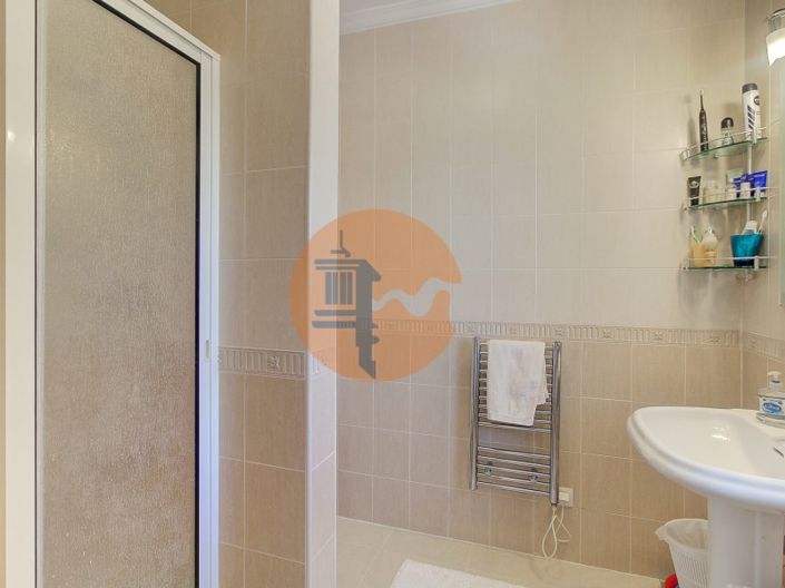 Image No.51-4 Bed House for sale