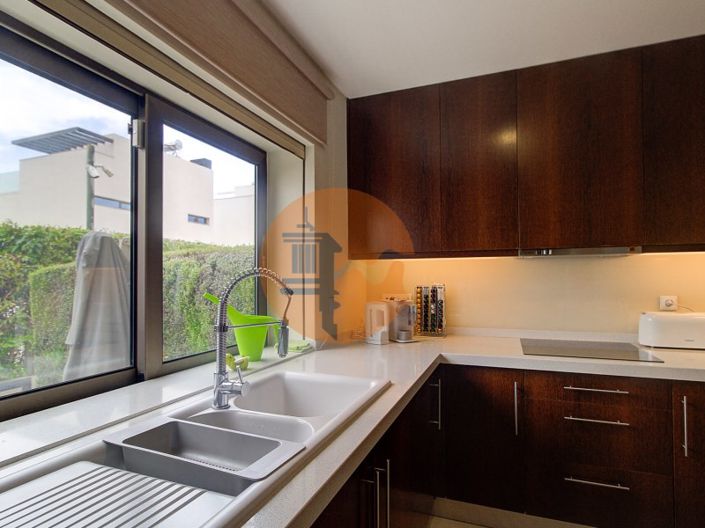 Image No.15-3 Bed House for sale