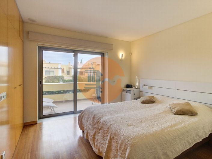 Image No.32-3 Bed House for sale