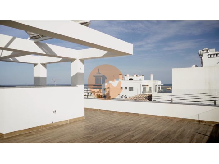 Image No.10-3 Bed House for sale