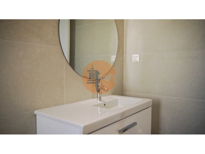 Image No.17-3 Bed House for sale