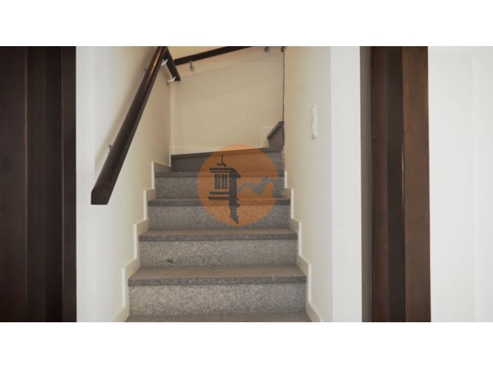 Image No.20-3 Bed House for sale