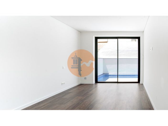 Image No.35-3 Bed House for sale