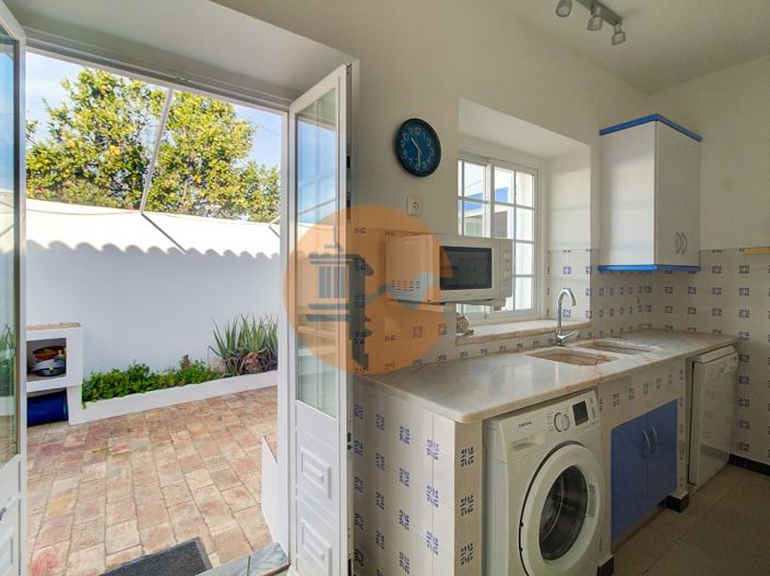 Image No.15-4 Bed House for sale