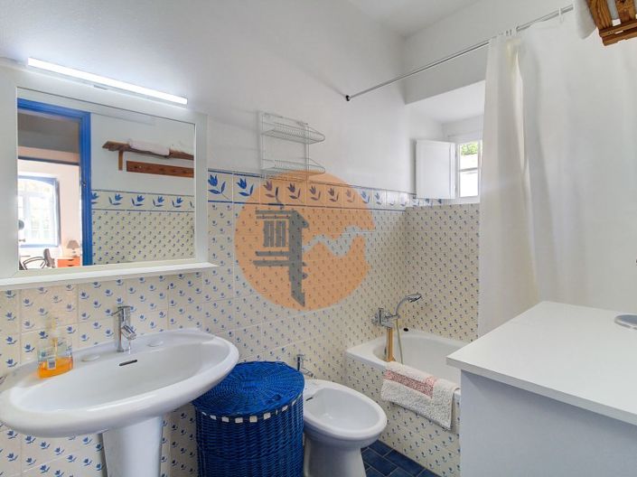 Image No.27-4 Bed House for sale