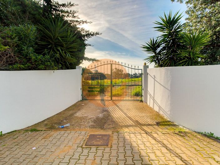 Image No.52-4 Bed House for sale