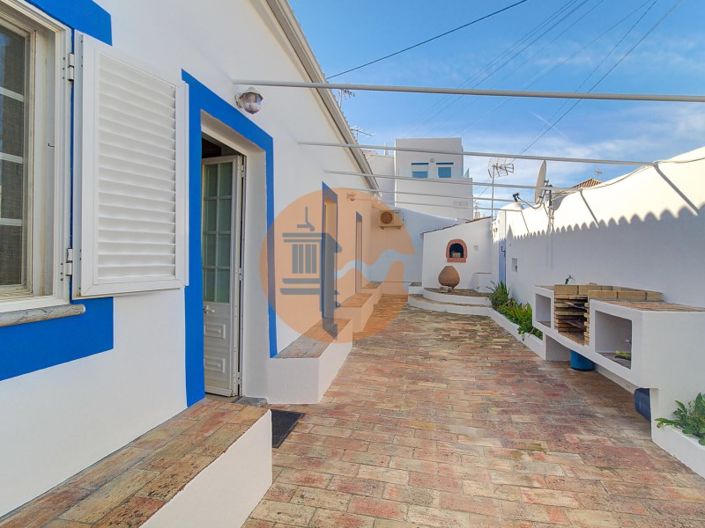 Image No.15-4 Bed Farmhouse for sale