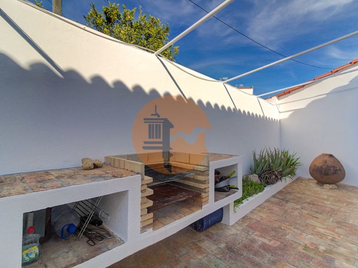 Image No.16-4 Bed Farmhouse for sale