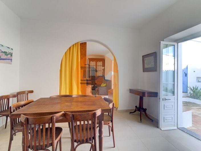 Image No.18-4 Bed Farmhouse for sale