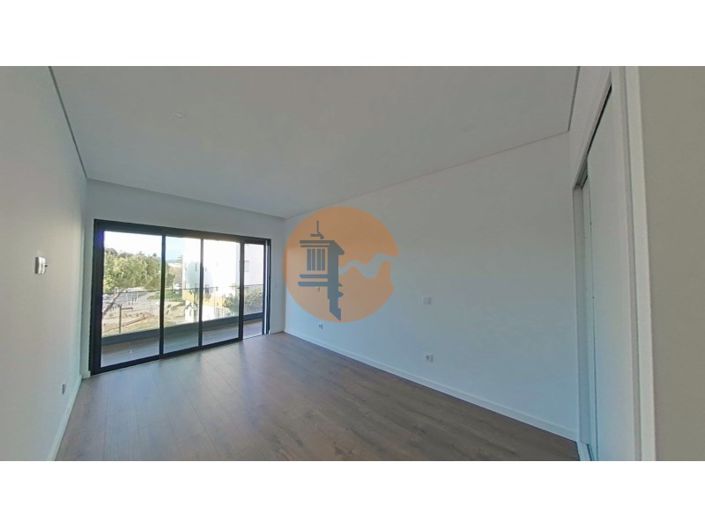 Image No.23-1 Bed Apartment for sale