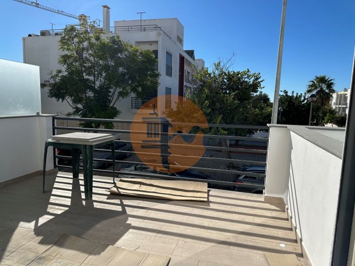 Image No.15-3 Bed House for sale