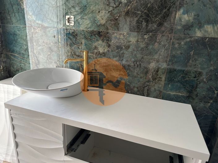 Image No.25-3 Bed House for sale