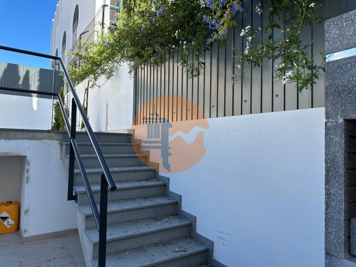 Image No.27-3 Bed House for sale