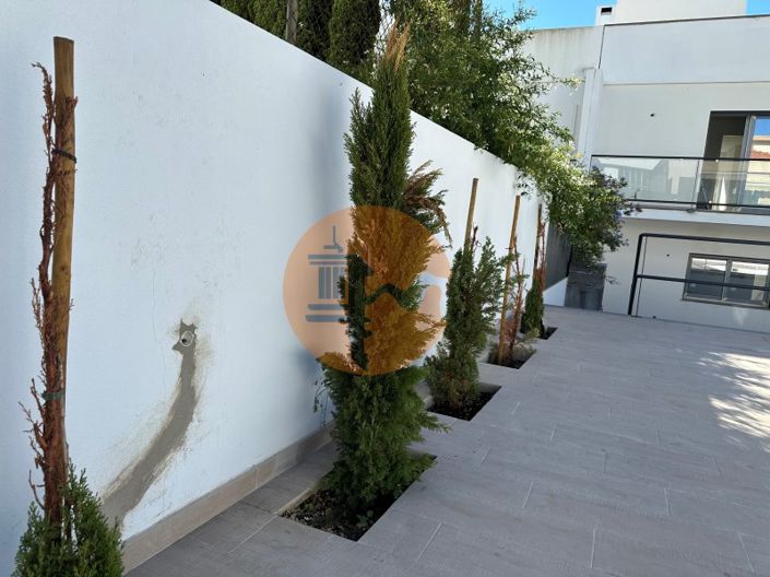 Image No.29-3 Bed House for sale