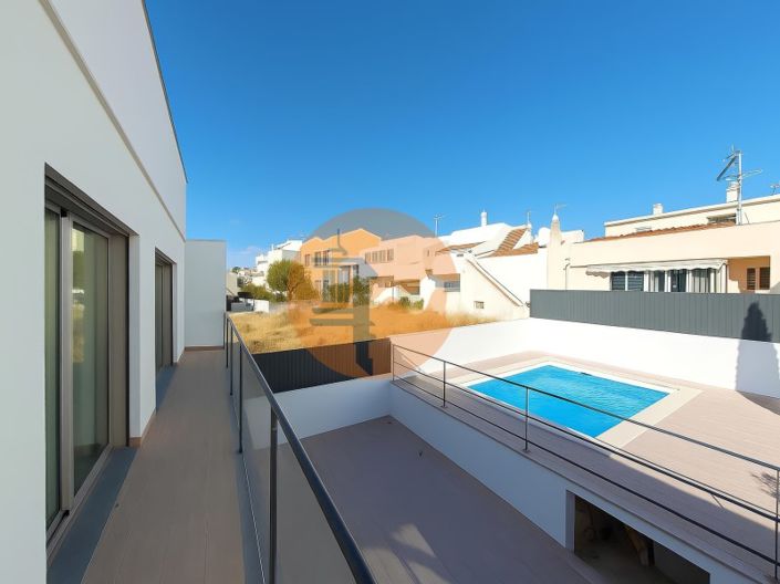 Image No.35-3 Bed House for sale