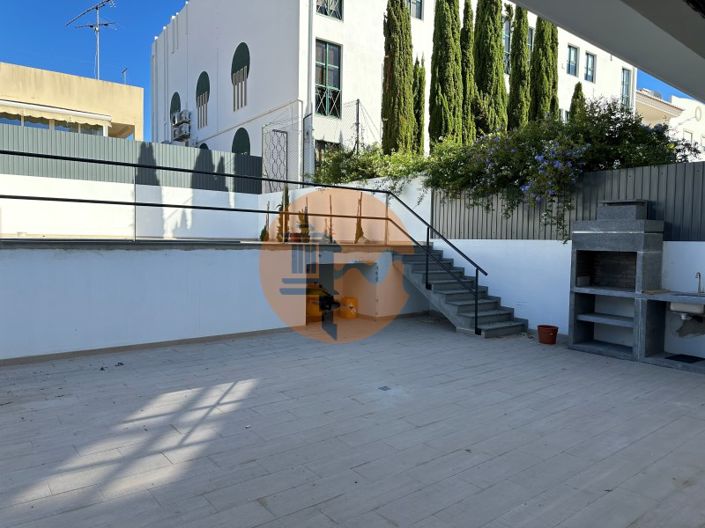 Image No.5-3 Bed House for sale