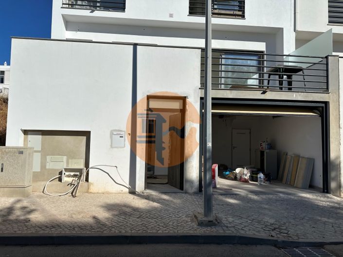 Image No.52-3 Bed House for sale