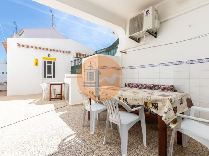 Image No.10-12 Bed Property for sale