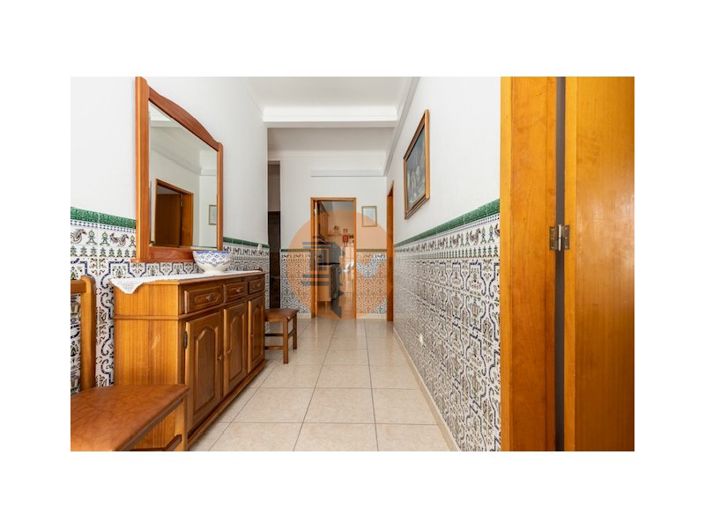 Image No.50-12 Bed Property for sale