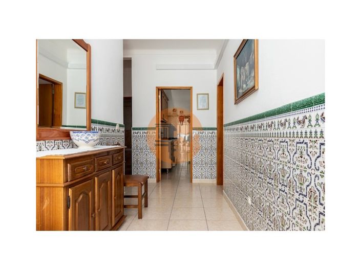 Image No.52-12 Bed Property for sale