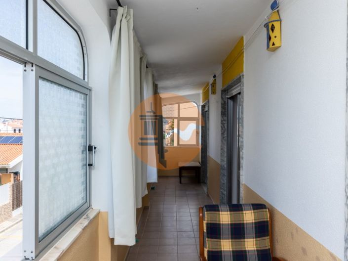 Image No.53-12 Bed Property for sale