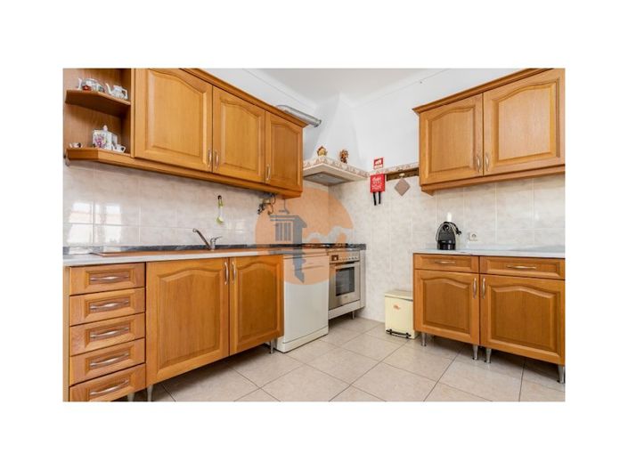 Image No.56-12 Bed Property for sale