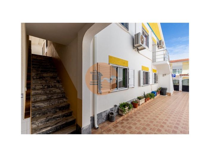 Image No.15-12 Bed House for sale