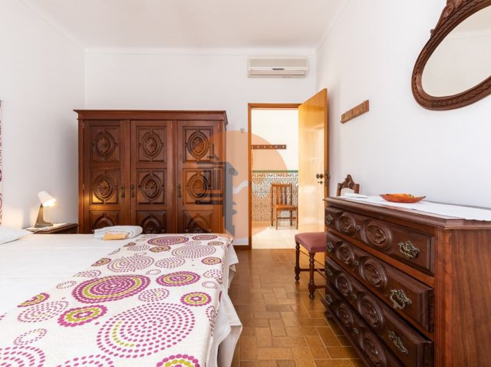 Image No.52-12 Bed House for sale