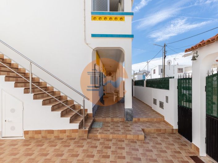 Image No.7-12 Bed House for sale