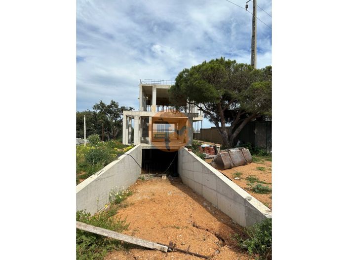 Image No.14-3 Bed House for sale