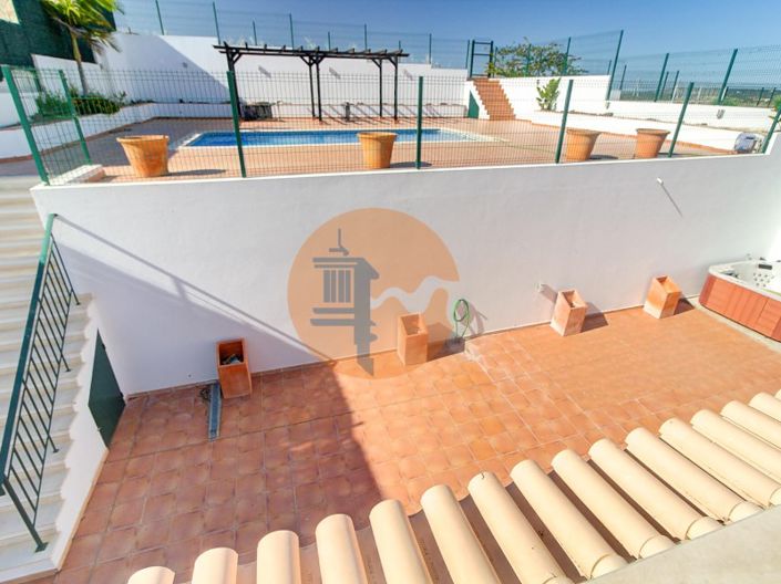 Image No.37-4 Bed House for sale