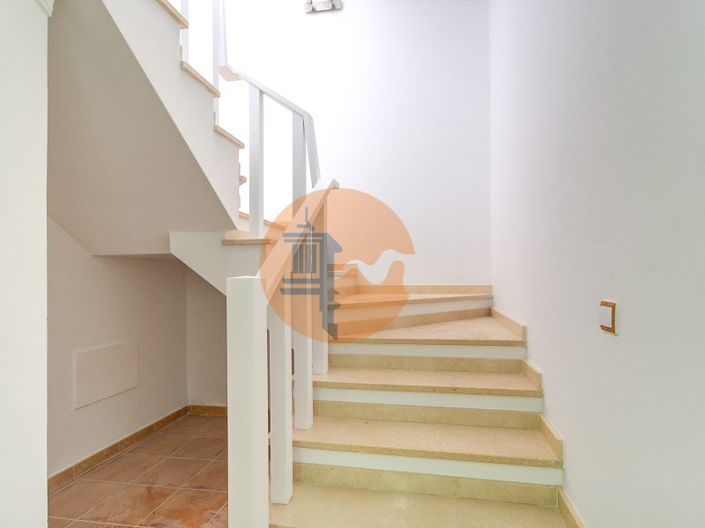 Image No.38-4 Bed House for sale