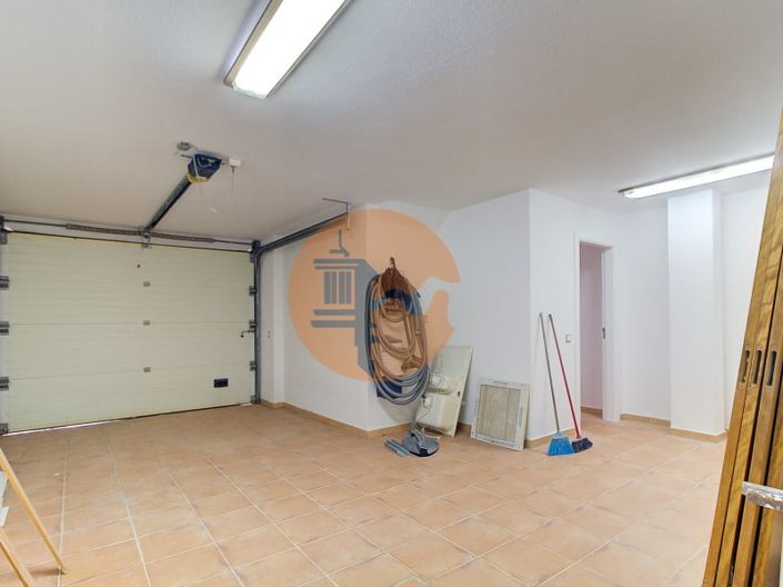 Image No.41-4 Bed House for sale