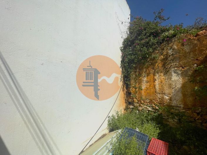 Image No.11-1 Bed House for sale