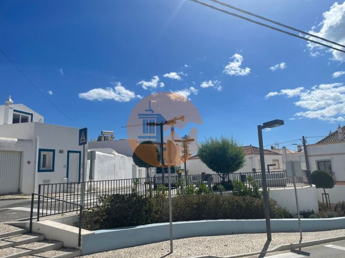 Image No.17-1 Bed House for sale