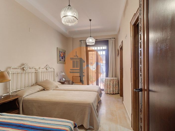 Image No.13-4 Bed House for sale