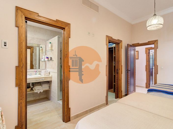 Image No.15-4 Bed House for sale