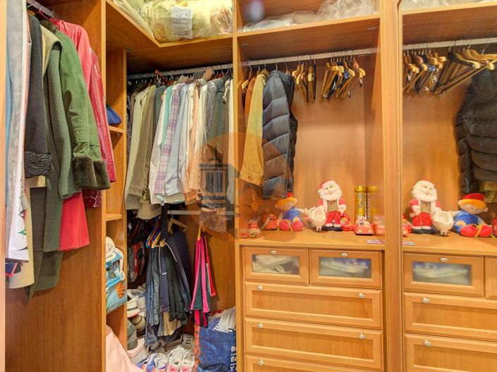 Image No.18-4 Bed House for sale