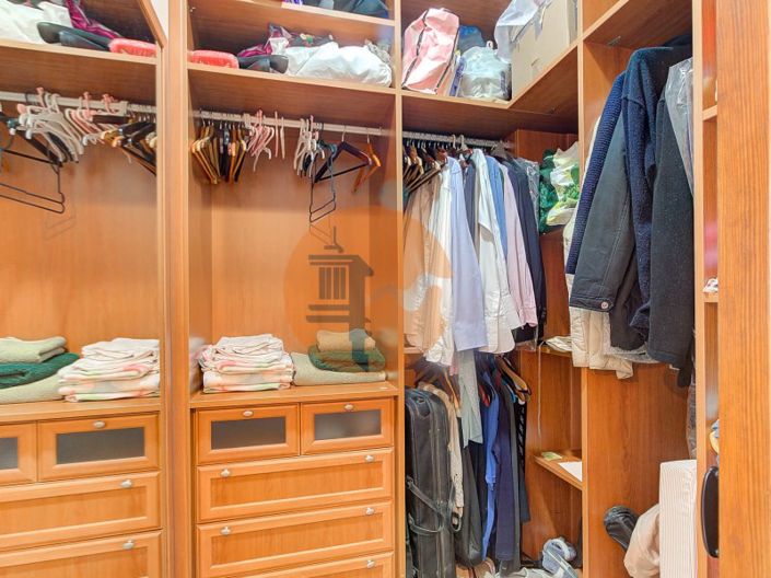 Image No.23-4 Bed House for sale