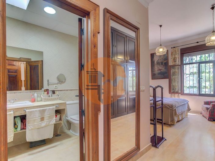 Image No.26-4 Bed House for sale