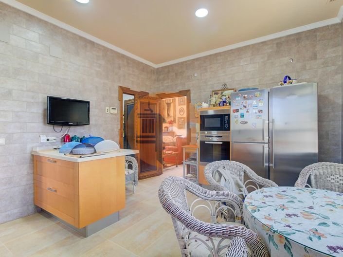 Image No.33-4 Bed House for sale