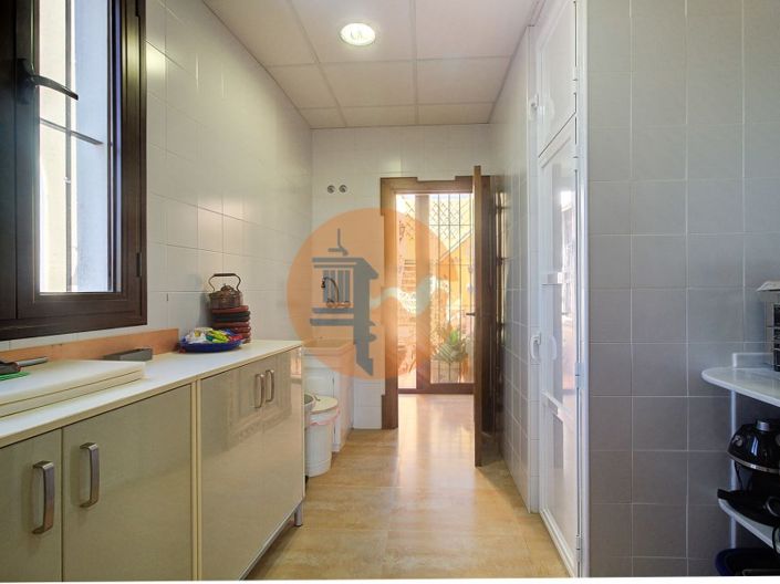 Image No.36-4 Bed House for sale