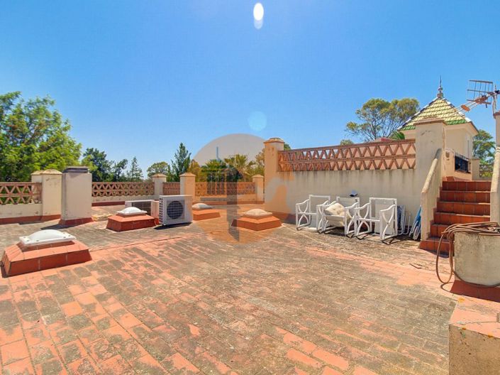 Image No.42-4 Bed House for sale