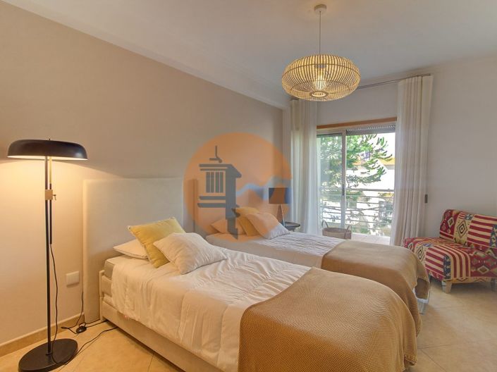 Image No.25-2 Bed Apartment for sale