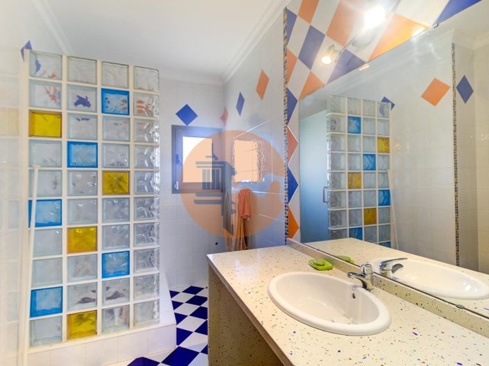 Image No.35-4 Bed House for sale