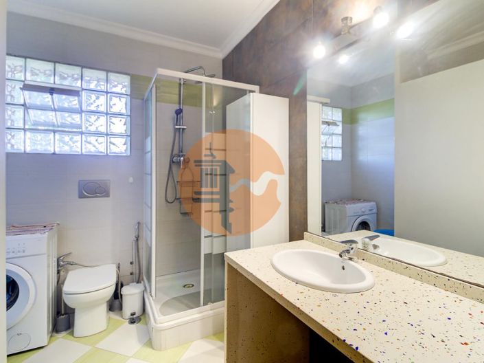 Image No.9-4 Bed House for sale